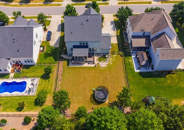 Photo 4 of Single family home for sale at 124 Restonwood Dr, Apex, NC 27539 | MLS# 10173154 | Listing updated on 2026-09-22