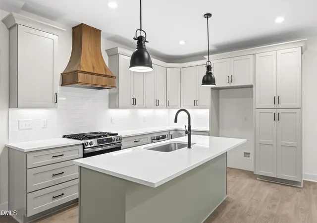 Photo 3 of Sale Pending at 708 Grayhaven Pl, Raleigh, NC 27606 | MLS# 10169602 | Listing updated on 2026-07-18