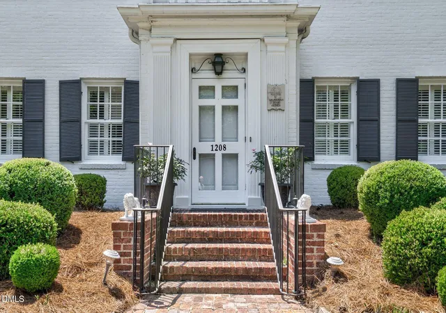Homes for sale in Tarboro, NC | 1208 N Main St, Tarboro, NC 27886 | MLS# 10169767