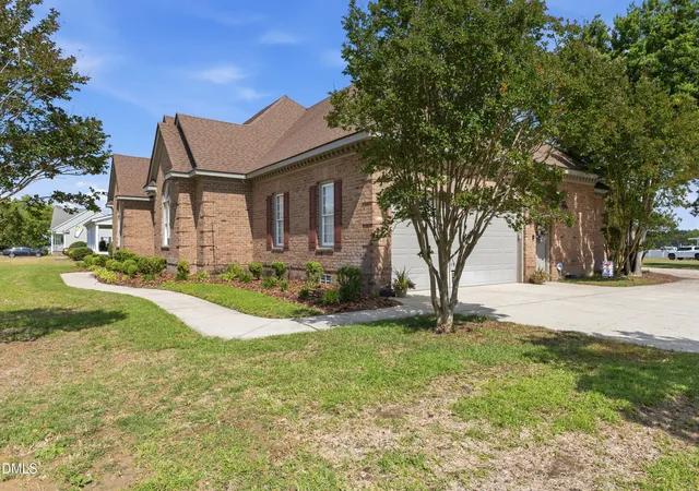 Photo 4 of Single family home for sale at 6301 Waters Edge Dr, Rocky Mount, NC 27803 | MLS# 10169587 | Listing updated on 2026-07-18