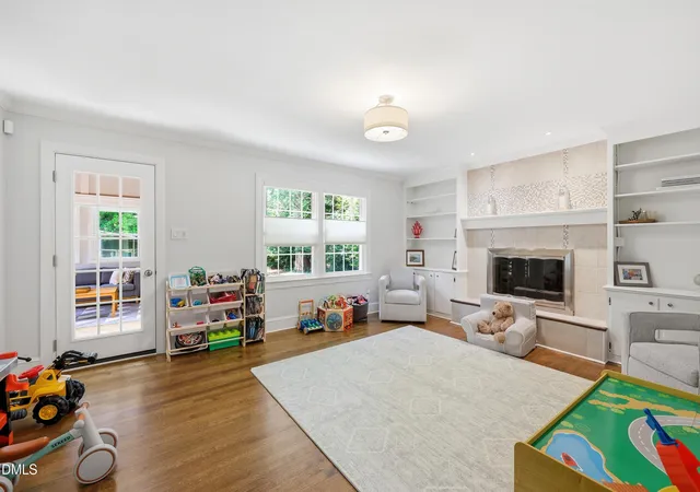 Photo 4 of Sale Pending at 6901 Woodmere Dr, Raleigh, NC 27612 | MLS# 10170098 | Listing updated on 2026-07-18