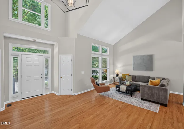 5th image of 123 Tremont Cir, Chapel Hill, NC 27516 | MLS# 10170608