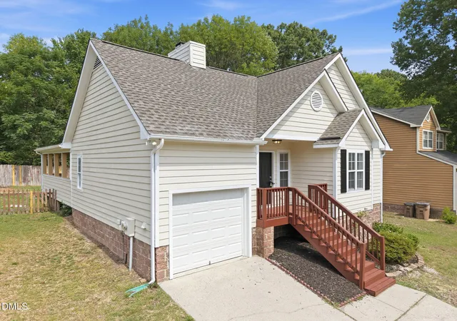 Photo 4 of Single family home for sale at 219 Carroll St, Wake Forest, NC 27587 | MLS# 10172653 | Listing updated on 2026-09-24