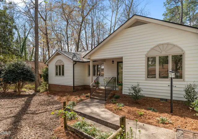 Photo 3 of Sale Pending at 512 Argyll Dr, Sanford, NC 27332 | MLS# 10169988 | Listing updated on 2026-07-29