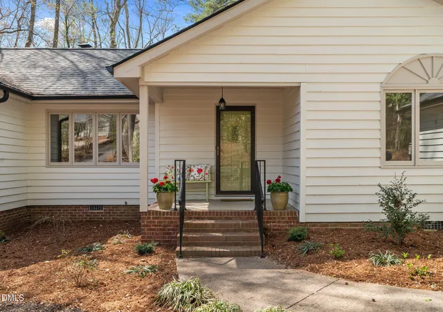 Photo 4 of Sale Pending at 512 Argyll Dr, Sanford, NC 27332 | MLS# 10169988 | Listing updated on 2026-07-29