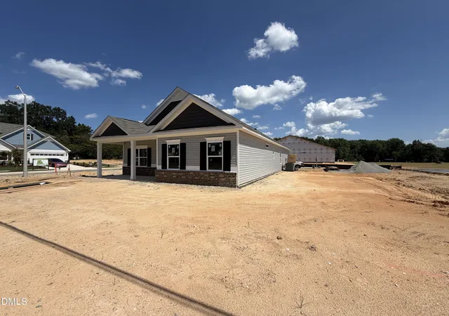 Photo 2 of Single family home for sale at 2915 Lemon Springs Rd, Sanford, NC 27330 | MLS# 10170078 | Listing updated on 2026-10-02