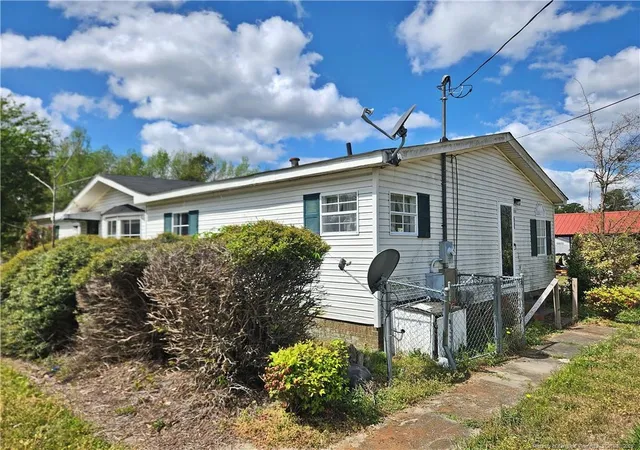 4th image of 608 Old Whiteville Rd, Lumberton, NC 28358 | MLS# 763333