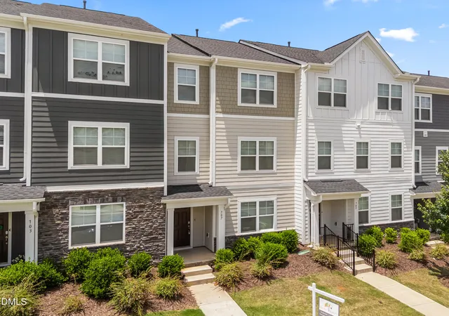 Homes for sale in Wake Forest, NC | 707 Gimari Dr, Wake Forest, NC 27587 | MLS# 10172885
