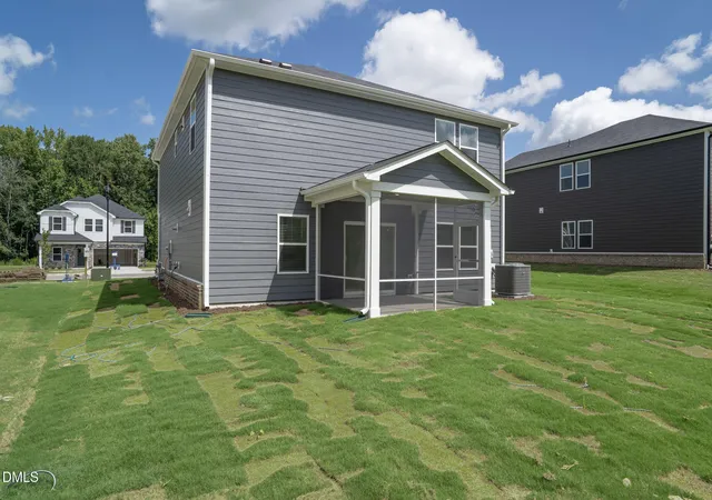 Photo 4 of Single family home for sale at 513 Southland Dr, Zebulon, NC 27597 | MLS# 10171807 | Listing updated on 2026-09-02