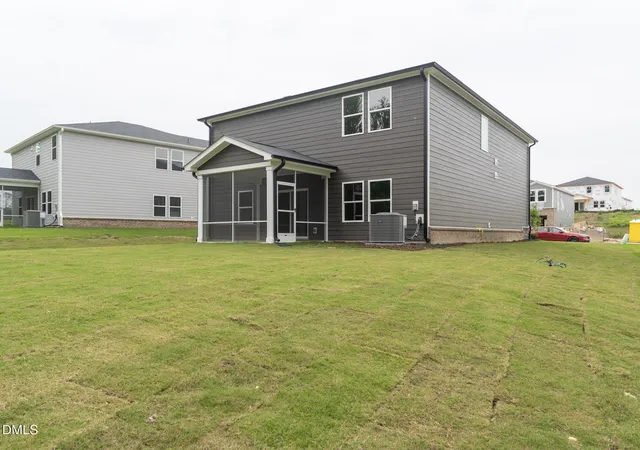 Photo 4 of Single family home for sale at 524 Southland Dr, Zebulon, NC 27597 | MLS# 10171769 | Listing updated on 2026-09-02