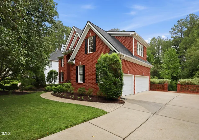 Photo 3 of Single family home for sale at 202 Briardale Ave, Cary, NC 27519 | MLS# 10180710 | Listing updated on 2026-09-19