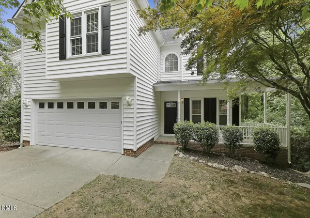 Photo 2 of Sale Pending at 808 Siena Dr, Wake Forest, NC 27587 | MLS# 10171707 | Listing updated on 2026-09-10