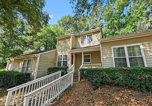 Homes for sale in Durham, NC | 112 Hollow Oak Dr, Durham, NC 27713 | MLS# 10175972