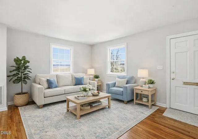 3rd image of 933 St Marys St, Raleigh, NC 27605 | MLS# 10170171