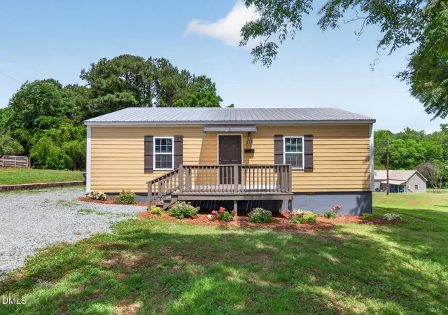 1st image of 318 W 5th St, Siler City, NC 27344 | MLS# 10170212