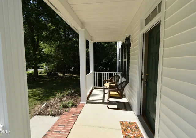 Photo 2 of Single family home for sale at 9 Clover Hl Pl, Durham, NC 27712 | MLS# 10170912 | Listing updated on 2026-08-17