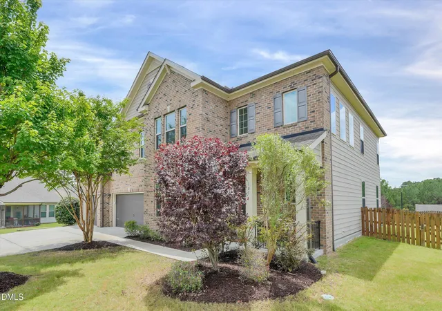 Homes for sale in Durham, NC | 105 Canoe Brook Ct, Durham, NC 27713 | MLS# 10175540