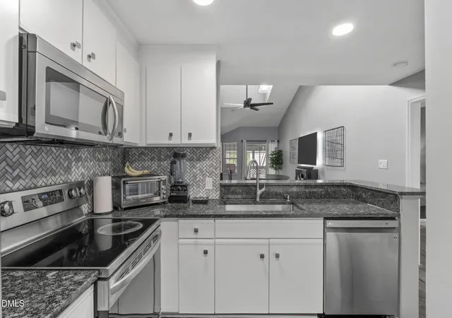 4th image of 3806 Grey Harbor Dr #302, Raleigh, NC 27616 | MLS# 10172933