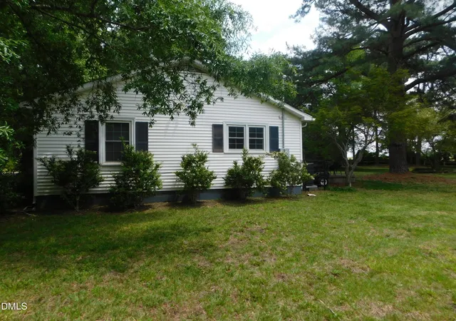 Photo 3 of Single family home for sale at 1536 Hight St, Henderson, NC 27536 | MLS# 10170681 | Listing updated on 2026-08-04