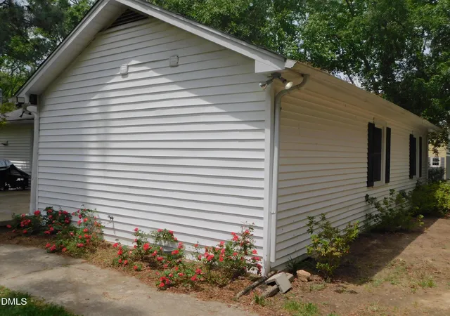 Photo 5 of Single family home for sale at 1536 Hight St, Henderson, NC 27536 | MLS# 10170681 | Listing updated on 2026-08-04
