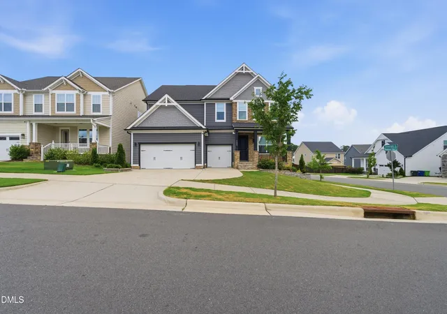 Photo 3 of Single family home for sale at 5209 Windmere Chase Dr, Raleigh, NC 27616 | MLS# 10170389 | Listing updated on 2026-09-13