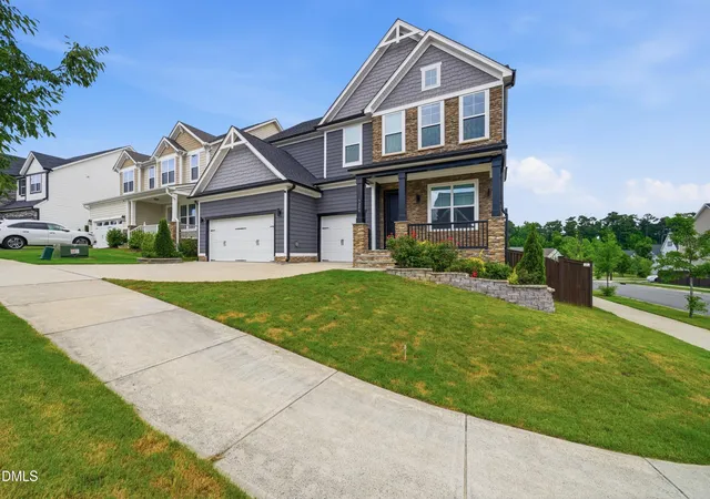 Photo 4 of Single family home for sale at 5209 Windmere Chase Dr, Raleigh, NC 27616 | MLS# 10170389 | Listing updated on 2026-09-13