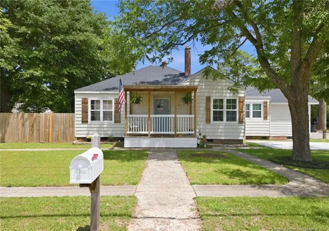 Photo 4 of Sale Pending at 202 N Jackson St, Raeford, NC 28376 | MLS# 763342 | Listing updated on 2026-07-18