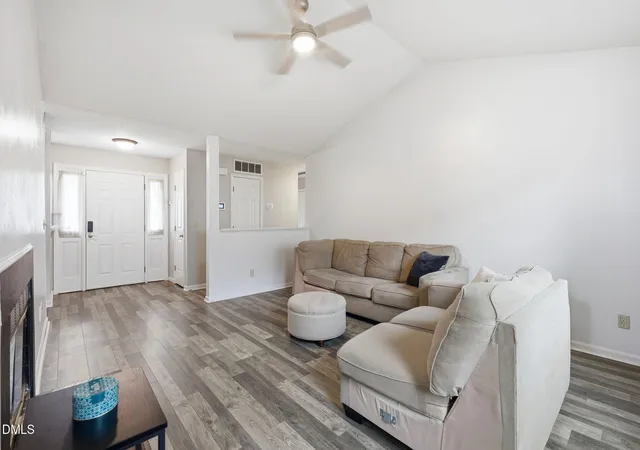 3rd image of 4032 Sherry Ct, Jamestown, NC 27282 | MLS# 10170616
