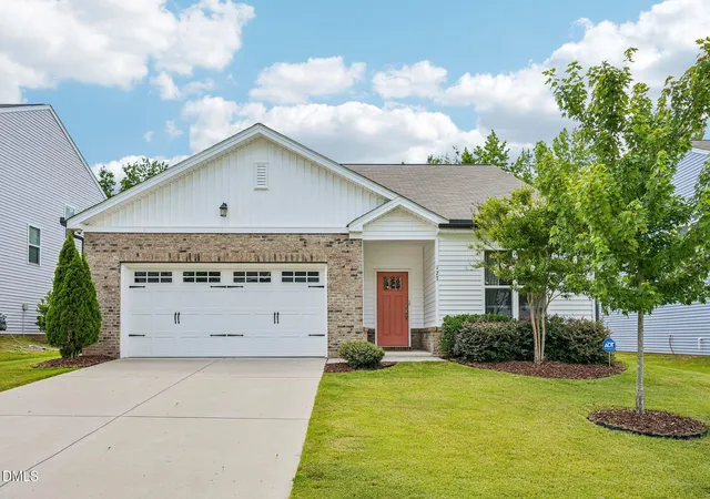 Photo 1 of Single family home for sale at 127 Stromness Path, Clayton, NC 27527 | MLS# 10175251 | Listing updated on 2026-09-29