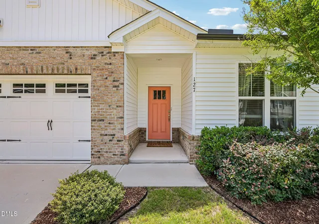 Photo 2 of Single family home for sale at 127 Stromness Path, Clayton, NC 27527 | MLS# 10175251 | Listing updated on 2026-09-29