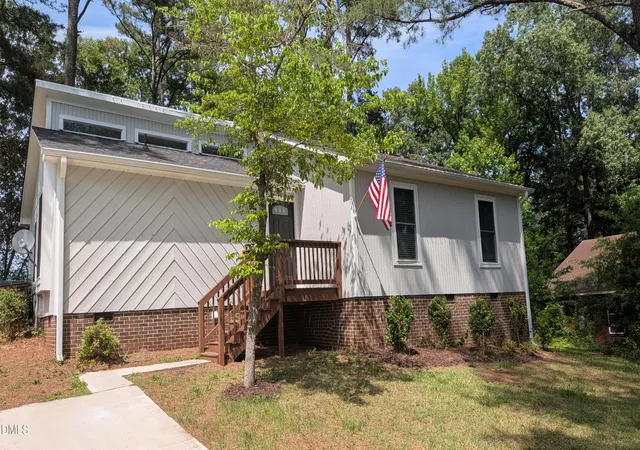 Homes for sale in Sanford, NC | 1204 Cedarhurst Dr, Sanford, NC 27332 | MLS# 10170601