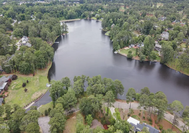 Photo 4 of Single family home for sale at 501 Valley Rd, Fayetteville, NC 28305 | MLS# 10170651 | Listing updated on 2026-09-21