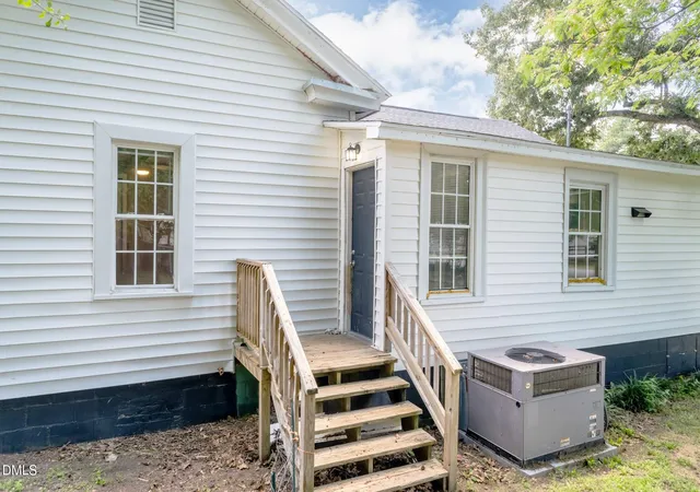 Homes for sale in Pinetops, NC | 101 E Reason St, Pinetops, NC 27864 | MLS# 10171328