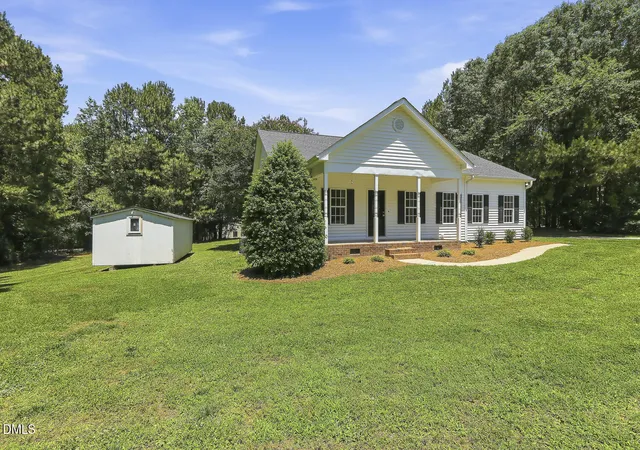2nd image of 100 Fire Thorne Ln, Fuquay Varina, NC 27526 | MLS# 10171923