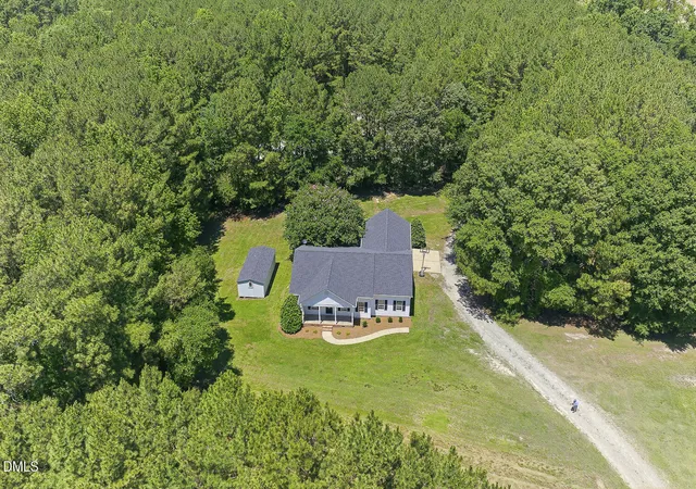 4th image of 100 Fire Thorne Ln, Fuquay Varina, NC 27526 | MLS# 10171923