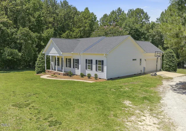 5th image of 100 Fire Thorne Ln, Fuquay Varina, NC 27526 | MLS# 10171923