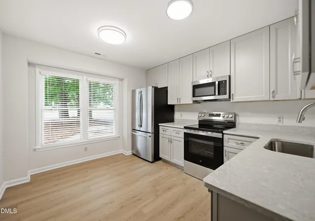 Photo 2 of Townhouse for sale at 669 Bashford Rd, Raleigh, NC 27606 | MLS# 10170800 | Listing updated on 2026-08-25
