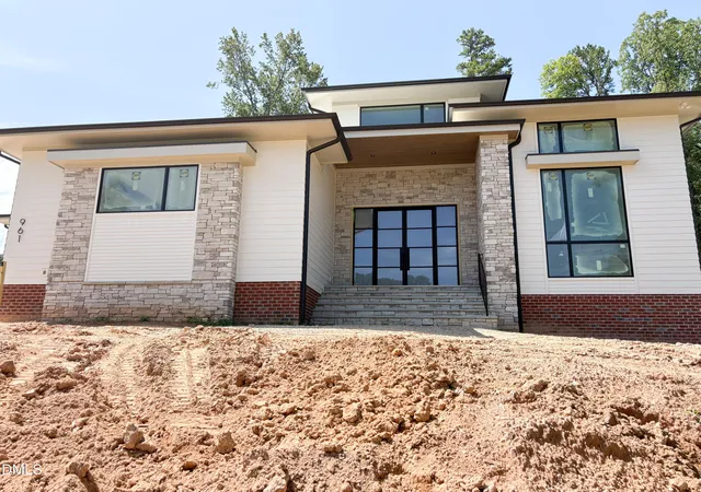 2nd image of 961 Wimbleton Dr, Raleigh, NC 27609 | MLS# 10170774