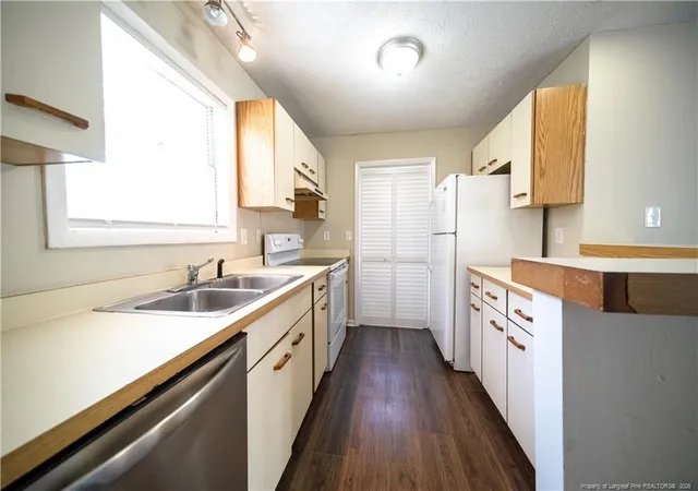 3rd image of 1006 Brookhollow Dr #7, Fayetteville, NC 28314 | MLS# 763197