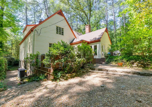Photo 4 of Sale Pending at 418 Fairview St, Warrenton, NC 27589 | MLS# 10170851 | Listing updated on 2026-08-14