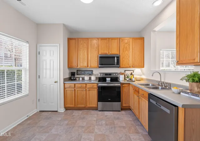 Homes for sale in Apex, NC | 101 Graystar Rd, Apex, NC 27502 | MLS# 10170954