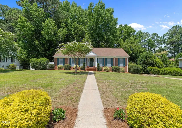 Photo 1 of Single family home for sale at 607 Gloucester Rd, Goldsboro, NC 27534 | MLS# 10171042 | Listing updated on 2026-08-26