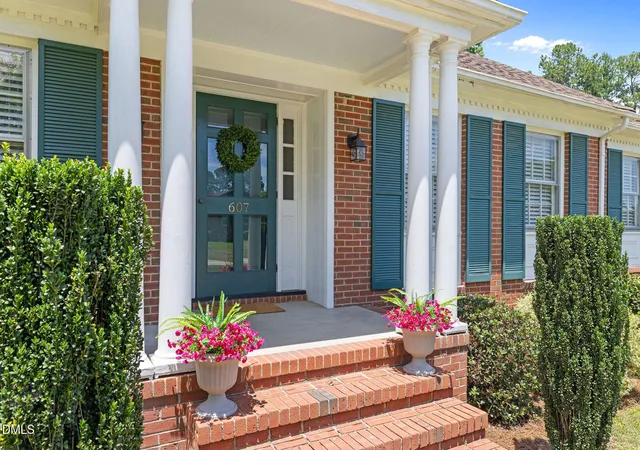 Photo 3 of Single family home for sale at 607 Gloucester Rd, Goldsboro, NC 27534 | MLS# 10171042 | Listing updated on 2026-09-09