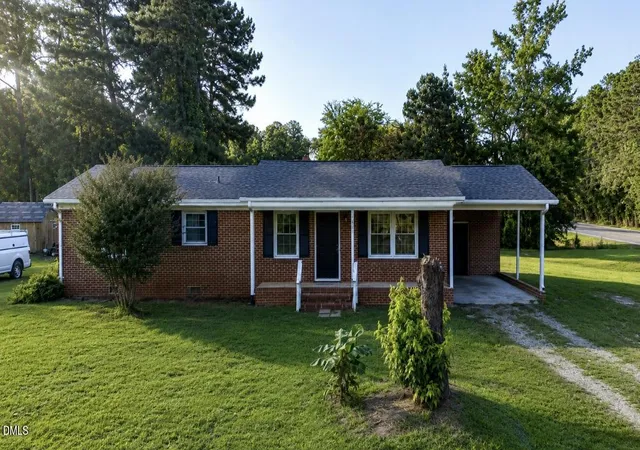 Homes for sale in Sanford, NC | 1002 Northview Dr, Sanford, NC 27330 | MLS# 10171115