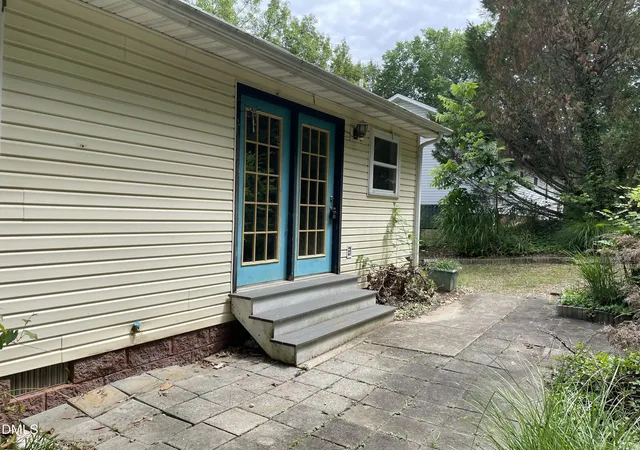 Homes for sale in Mebane, NC | 611 N 4Th St, Mebane, NC 27302 | MLS# 10171321