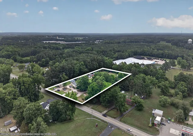 Listing Photo 3 - Condo for sale in building located at 3845 Raleigh, Henderson, NC 27537
