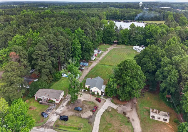 Listing Photo 4 - Condo for sale in building located at 3845 Raleigh, Henderson, NC 27537