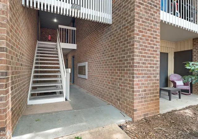 2nd image of 1208 Schaub Dr, Raleigh, NC 27606