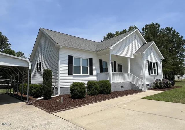 Homes for sale in Benson, NC | 3623 Benson Hardee Rd, Benson, NC 27504 | MLS# 10173394