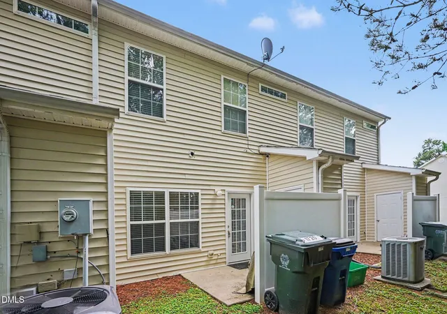 Homes for sale in Raleigh, NC | 1720 Talon Ridge Wy, Raleigh, NC 27610 | MLS# 10171062